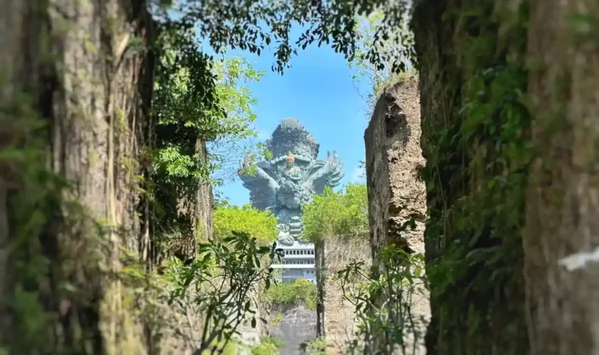 Mengapa Bali Selalu Menjadi Destinasi Liburan Terbaik? (Plus Panduan Tiket & Wisata)