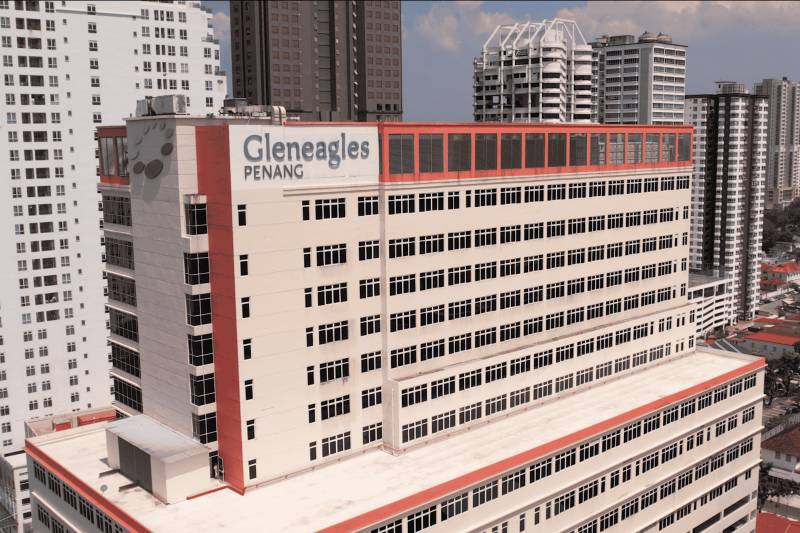 Gedung Gleneagles Hospital Penang, salah satu rumah sakit spesialis favorit turis medis asal Indonesia di Malaysia.