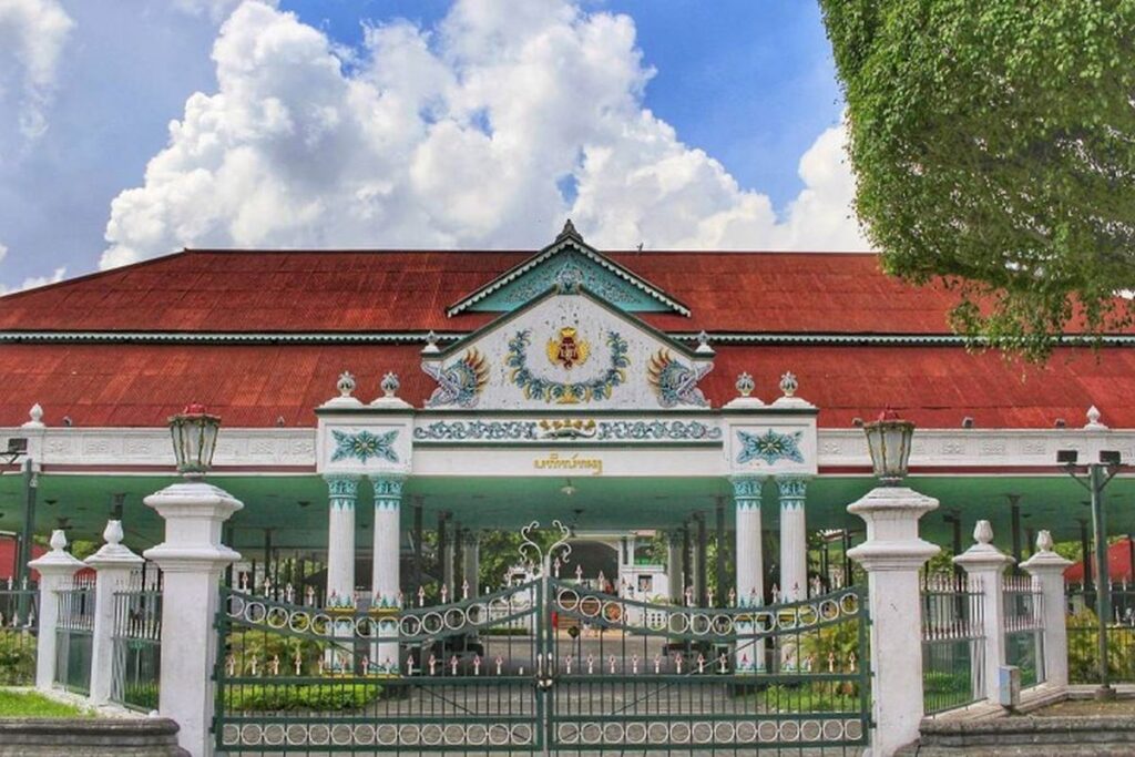 pendopo keraton yogyakarta