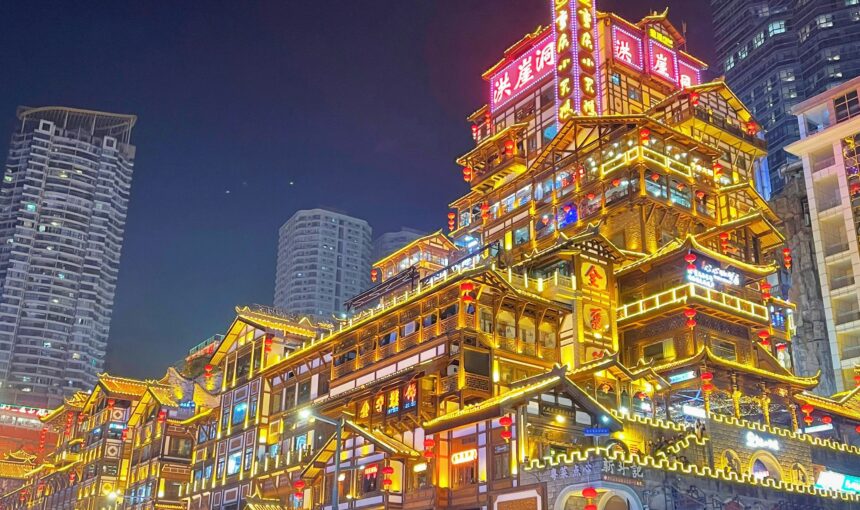 Panduan Lengkap Wisata Chongqing: Serunya Jelajah Kota 8D yang Bikin Peta Bingung